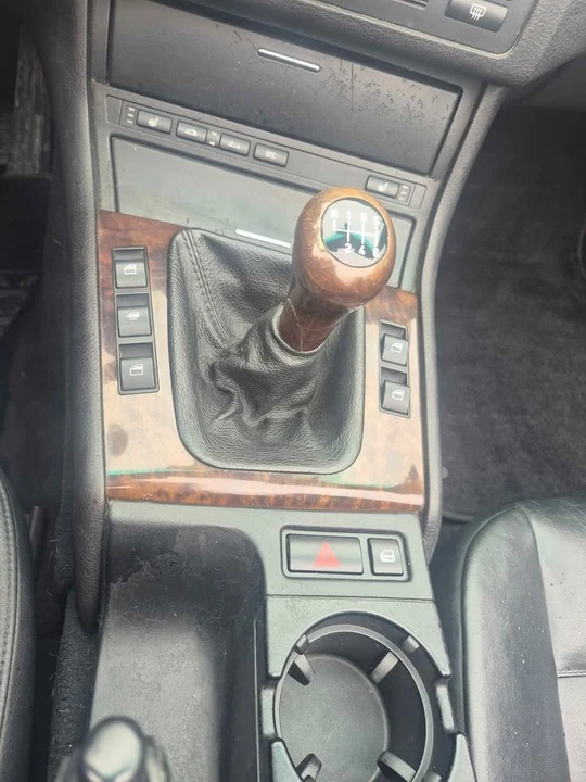 2004 BMW E46 330i & 330Ci - Image 15 of 16
