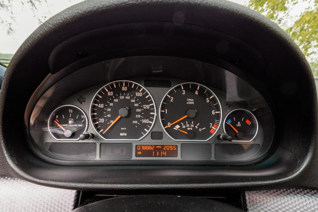 2004 BMW E46 330i & 330Ci - Image 24 of 31