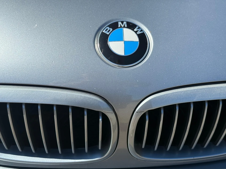 2004 BMW E46 330i & 330Ci - Image 23 of 31
