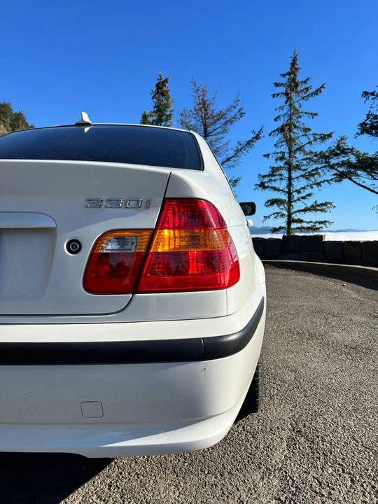 2004 BMW E46 330i & 330Ci - Image 11 of 21