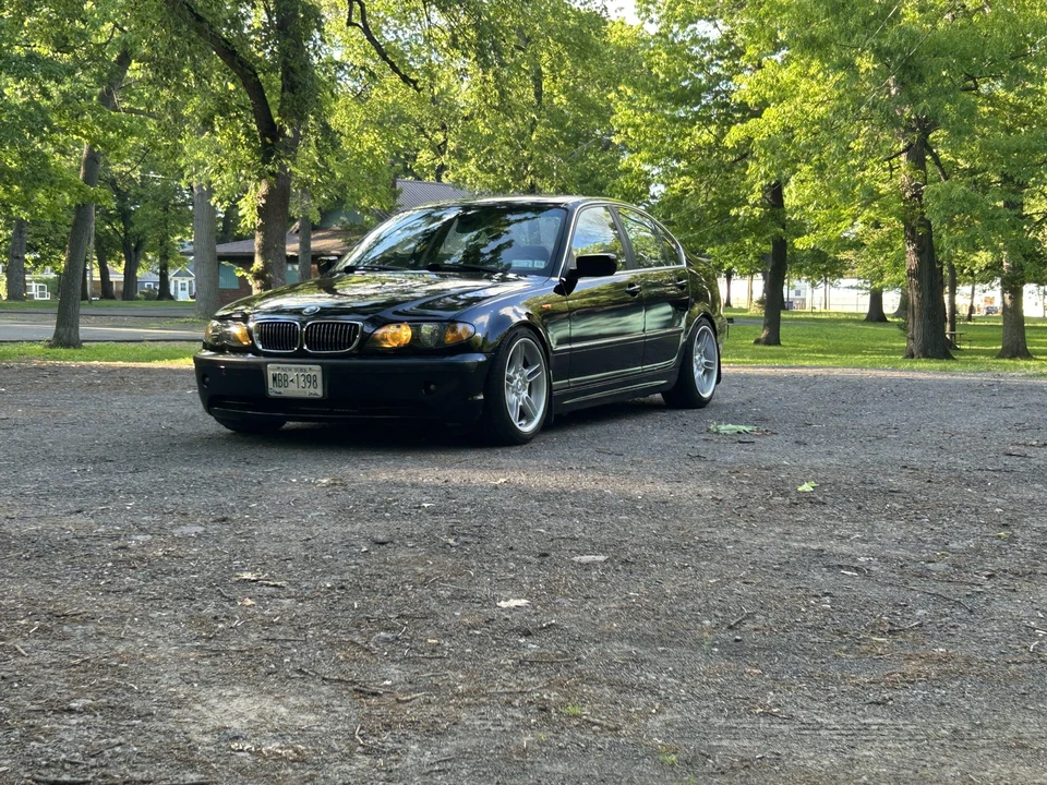 2004 BMW E46 330i & 330Ci - Image 2 of 31