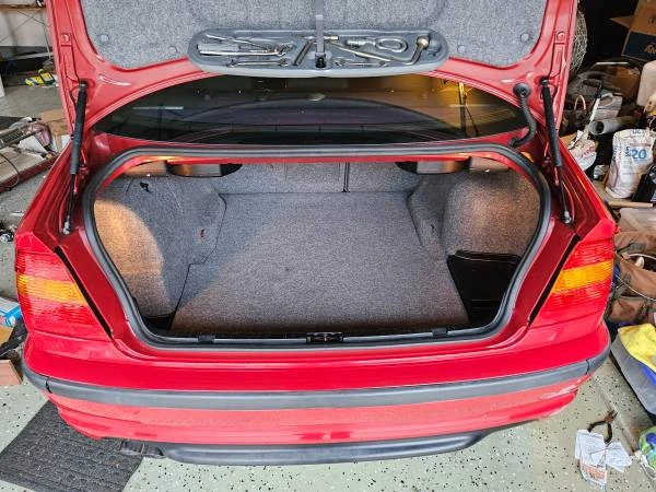 2004 BMW E46 330i & 330Ci - Image 18 of 20