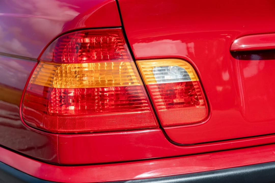 2004 BMW E46 330i & 330Ci - Image 16 of 31