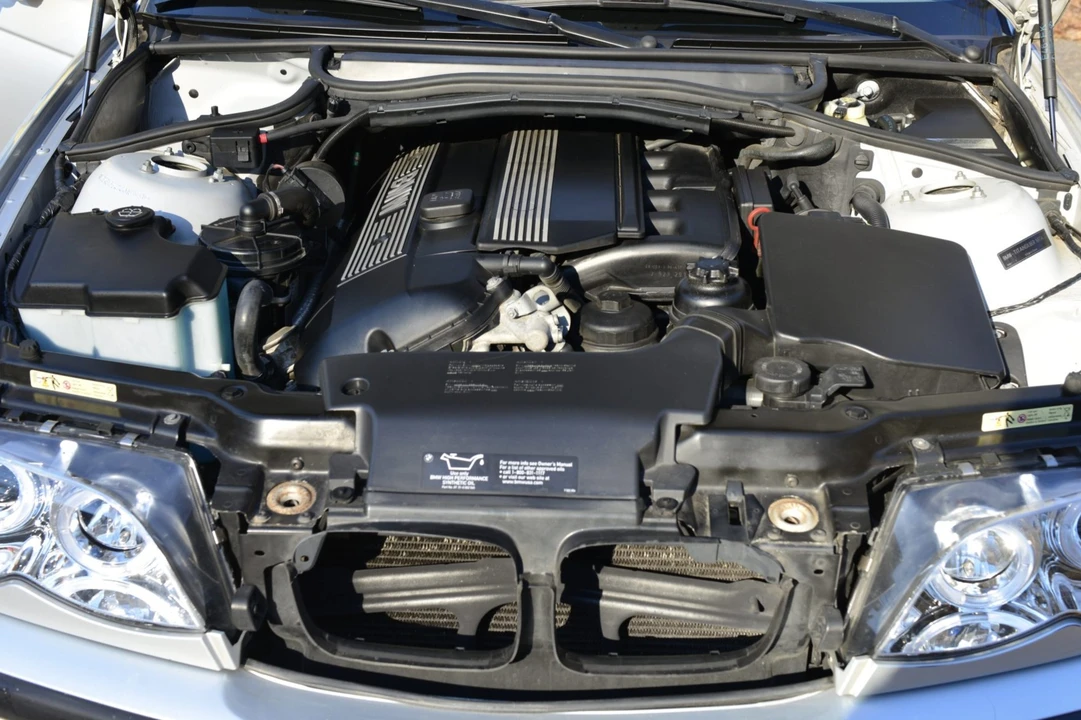 2004 BMW E46 330i & 330Ci - Image 6 of 8