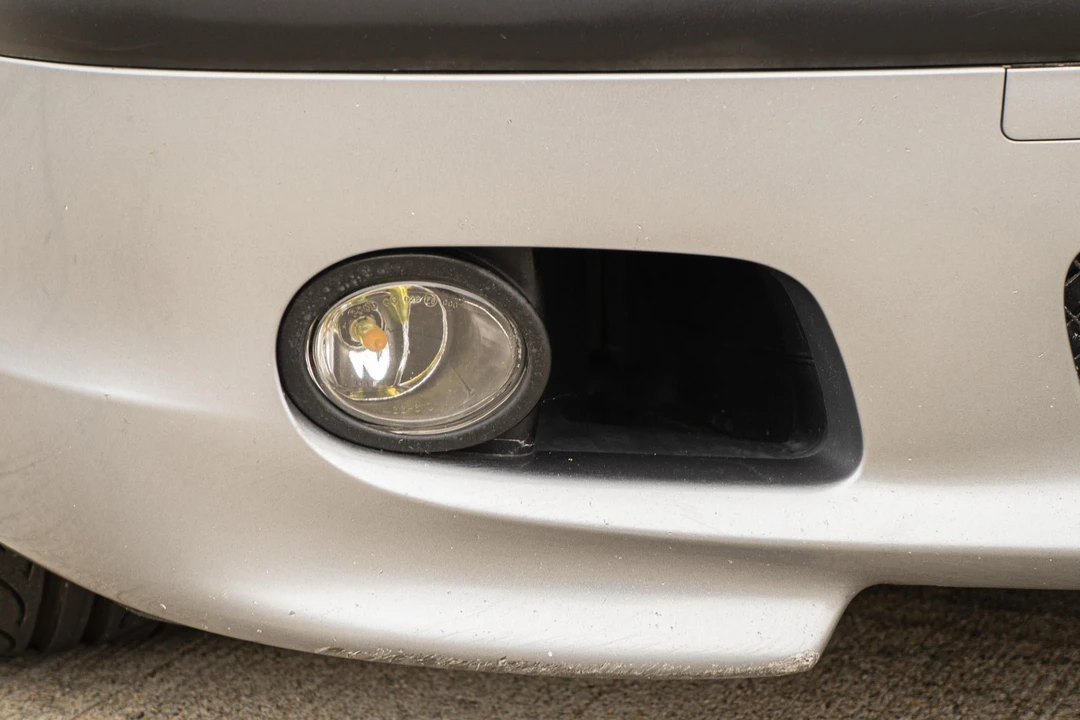 2004 BMW E46 330i & 330Ci - Image 19 of 31
