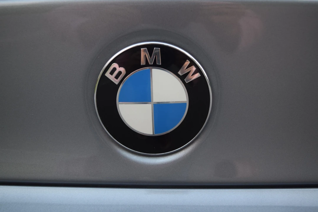 2004 BMW E46 330i & 330Ci - Image 30 of 31