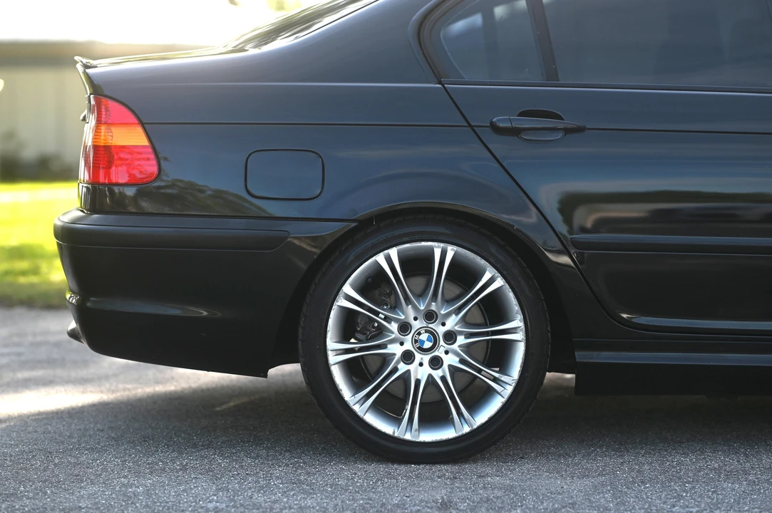 2004 BMW E46 330i & 330Ci - Image 26 of 31