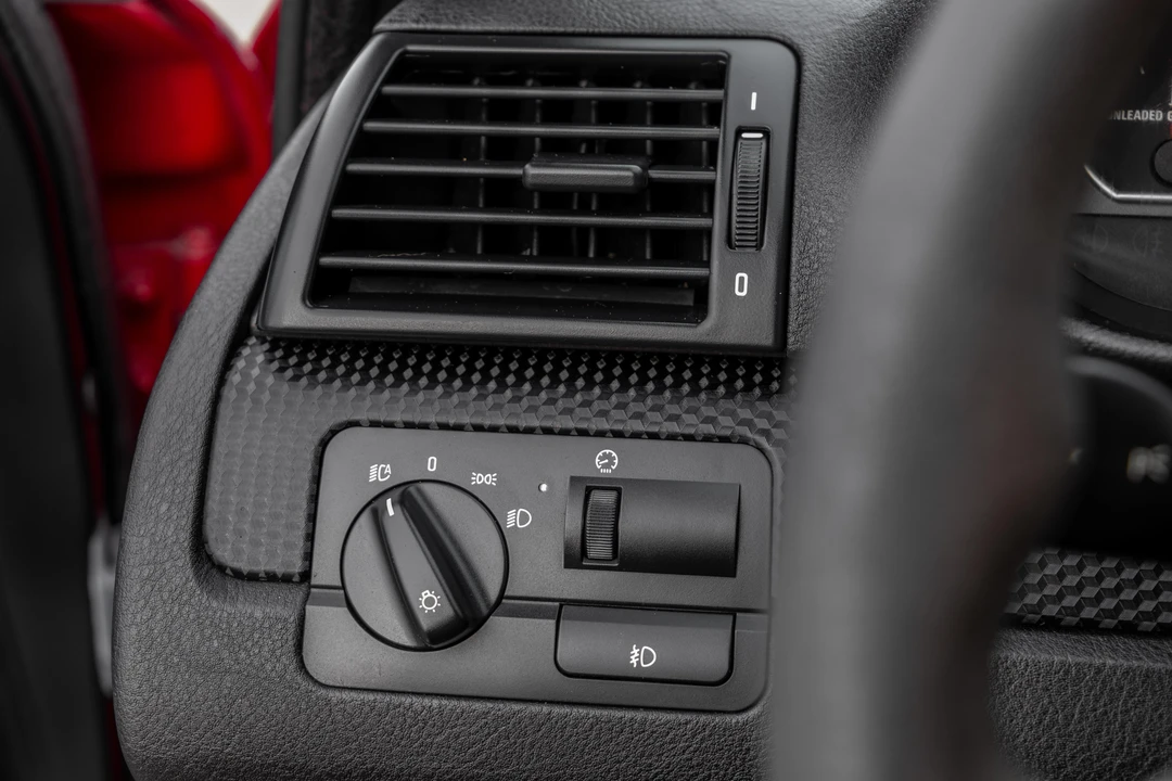2004 BMW E46 330i & 330Ci - Image 28 of 31