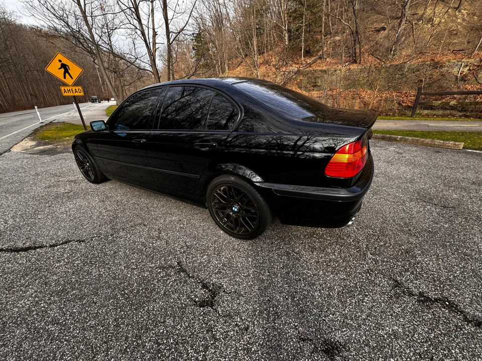 2004 BMW E46 330i & 330Ci - Image 9 of 31