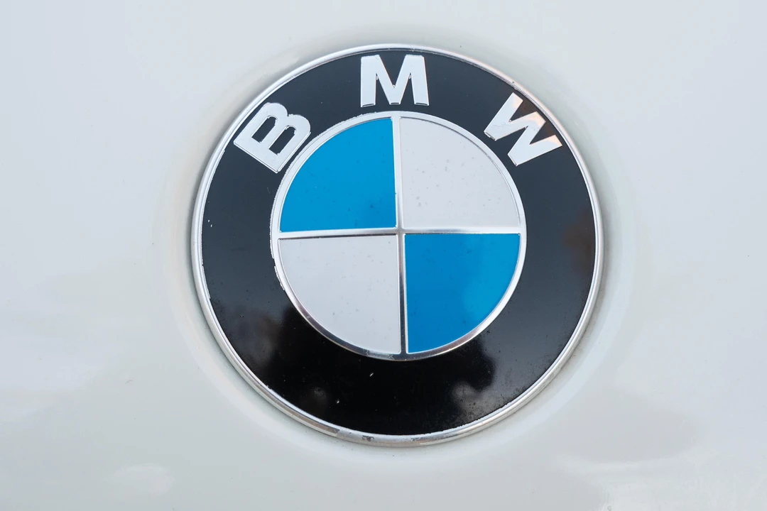 2004 BMW E46 330i & 330Ci - Image 11 of 31
