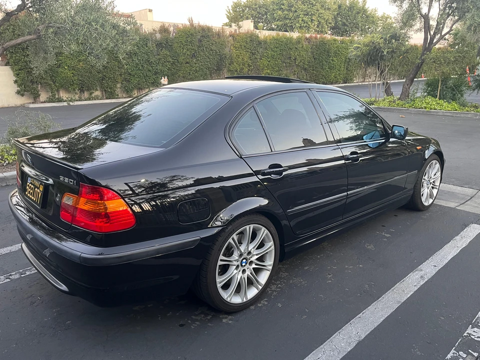 2004 BMW E46 330i & 330Ci - Image 16 of 31