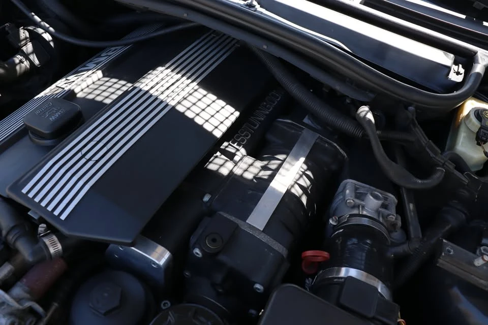 2004 BMW E46 330i & 330Ci - Image 13 of 20