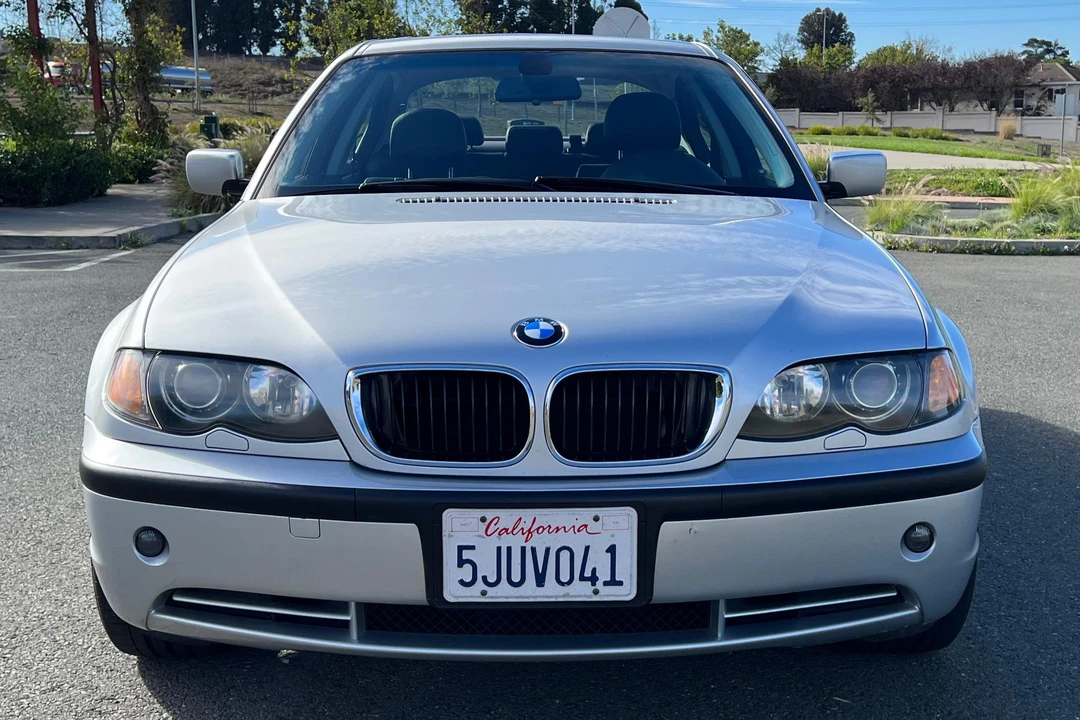 2004 BMW E46 330i & 330Ci - Image 2 of 31