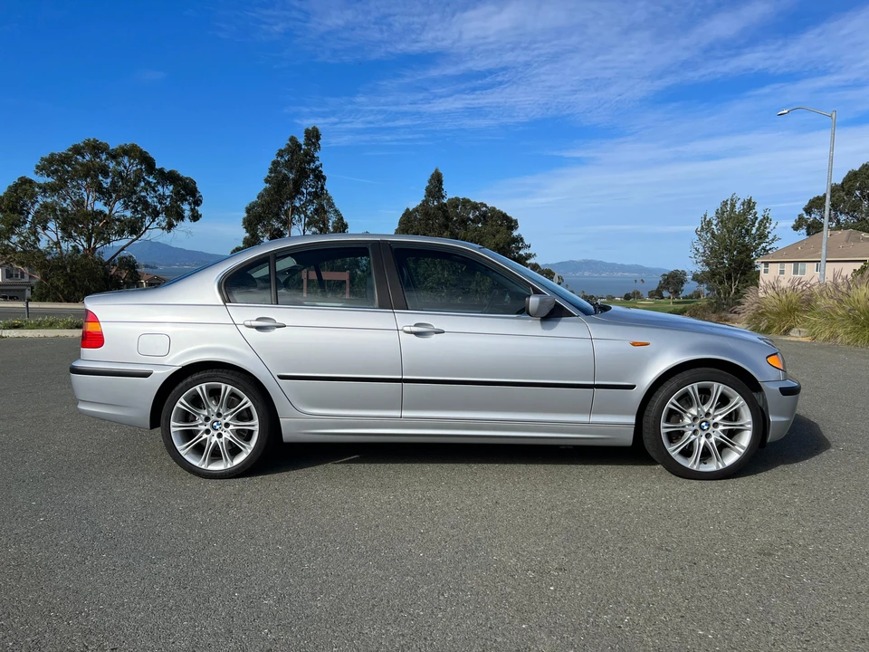 2004 BMW E46 330i & 330Ci - Image 13 of 31