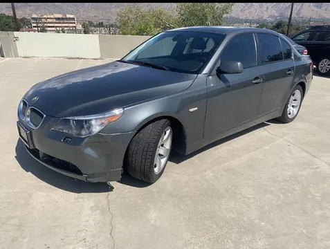 2004 BMW 525i