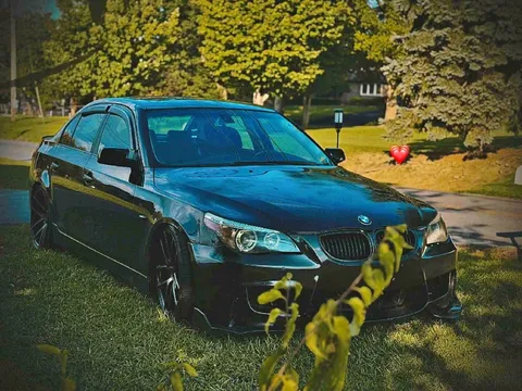 2004 BMW 5 Series 525i Sedan 4D