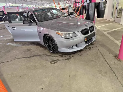 2004 BMW 5 Series 525i Sedan 4D