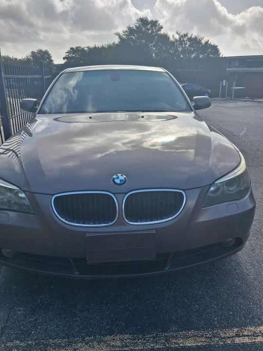 2004 BMW E60 5 Series Sedan - Image 2 of 4
