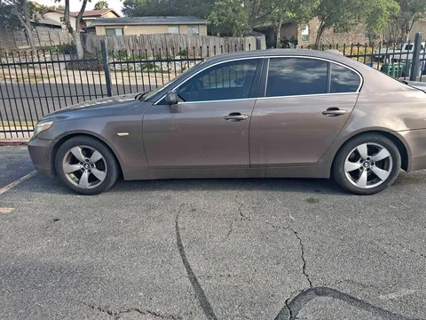 2004 BMW 5 Series 528xi Sedan 4D