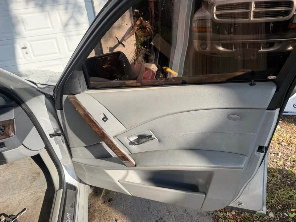 2004 BMW E60 545i & 550i Sedan - Image 6 of 11