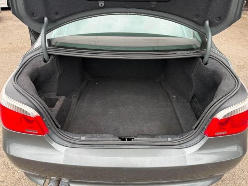 2004 BMW E60 545i & 550i Sedan - Image 10 of 15