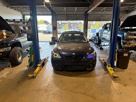 2004 BMW 5 Series 545i Sedan 4D