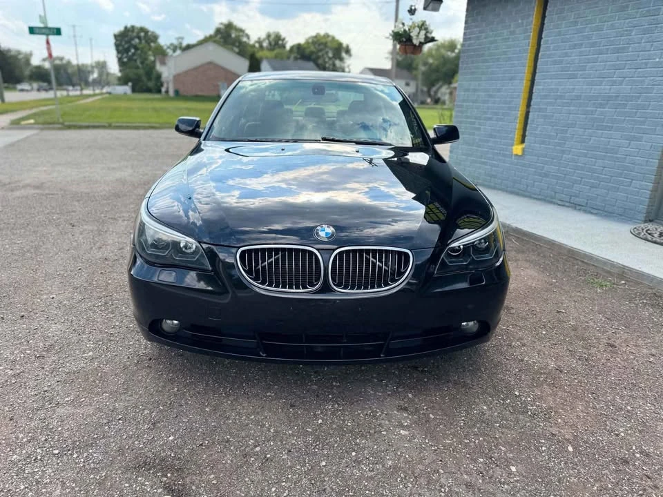 2004 BMW E60 545i & 550i Sedan - Image 2 of 16