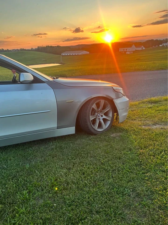 2004 BMW E60 545i & 550i Sedan - Image 2 of 6