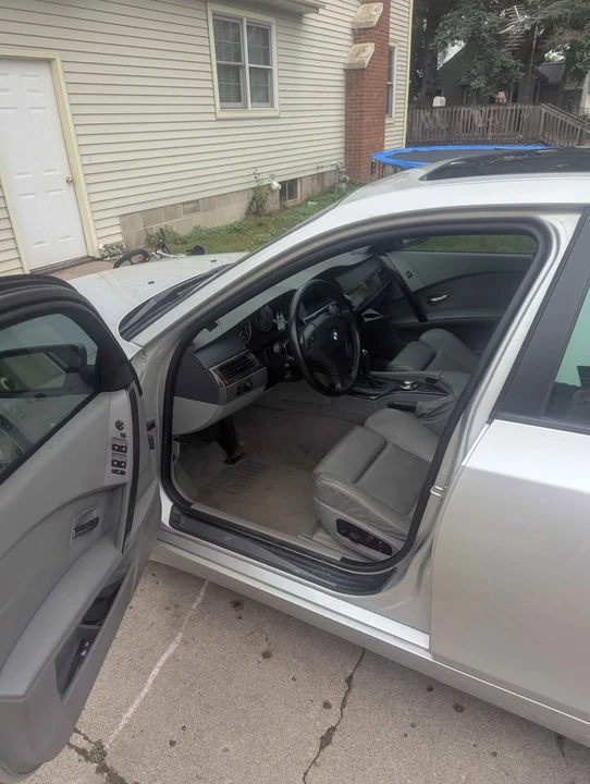 2004 BMW E60 545i & 550i Sedan - Image 6 of 9