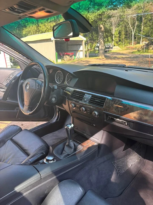 2004 BMW E60 545i & 550i Sedan - Image 9 of 17