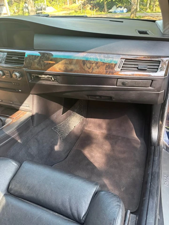 2004 BMW E60 545i & 550i Sedan - Image 10 of 17