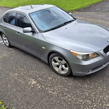 2004 BMW 530i