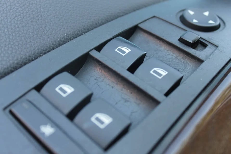 2004 BMW 5 Series - Image 10 of 20