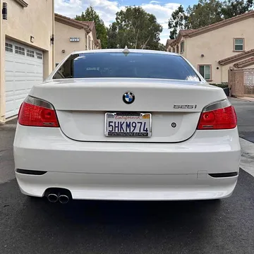 2004 BMW 525i