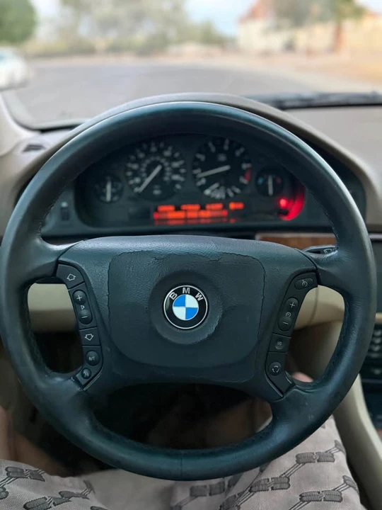 2004 BMW E60 5 Series Sedan - Image 11 of 12