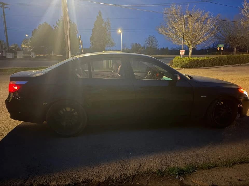 2004 BMW E60 545i & 550i Sedan - Image 11 of 15