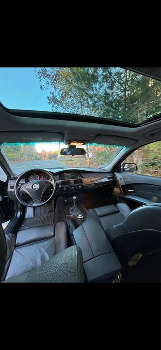 2004 BMW E60 545i & 550i Sedan - Image 11 of 16
