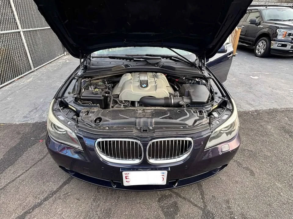 2004 BMW E60 545i & 550i Sedan - Image 4 of 18