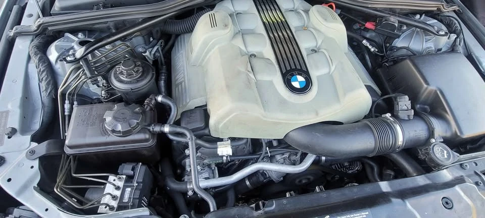 2004 BMW E60 545i & 550i Sedan - Image 15 of 18