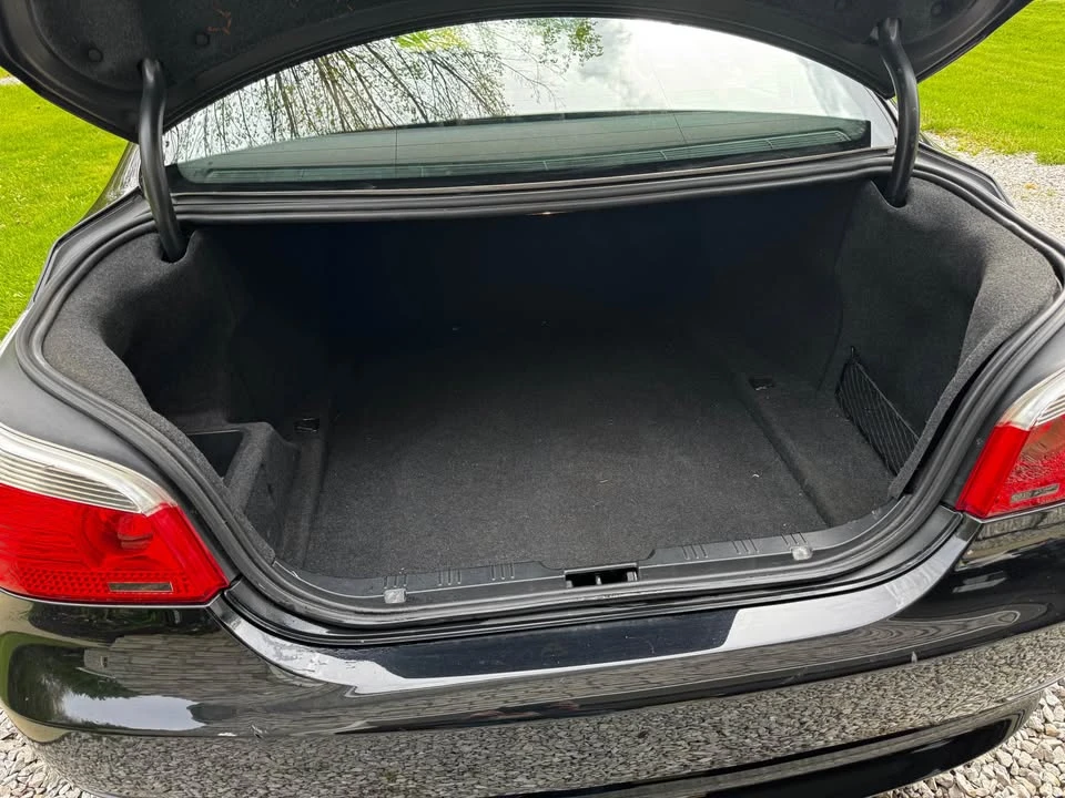 2004 BMW E60 545i & 550i Sedan - Image 11 of 12
