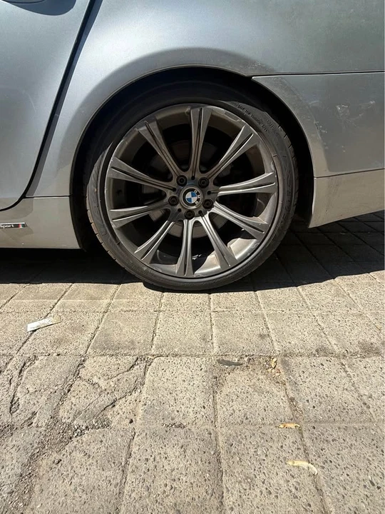 2004 BMW E60 545i & 550i Sedan - Image 8 of 16