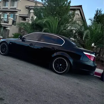 2004 BMW 525i