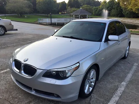 2004 BMW 525i