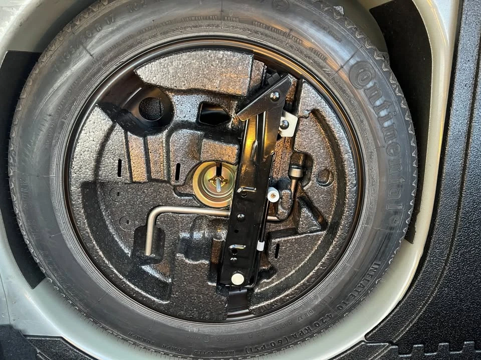 2004 BMW E39 5 Series - Image 3 of 4