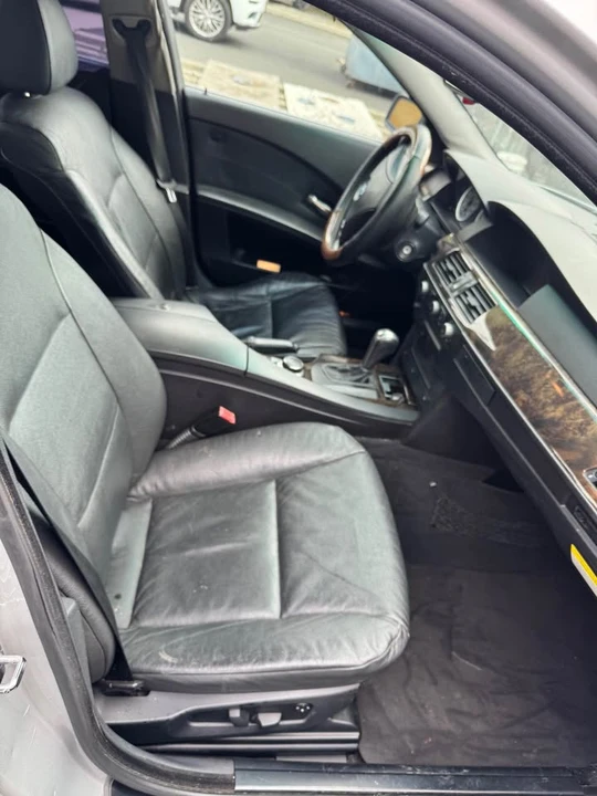2004 BMW E39 540i - Image 2 of 5