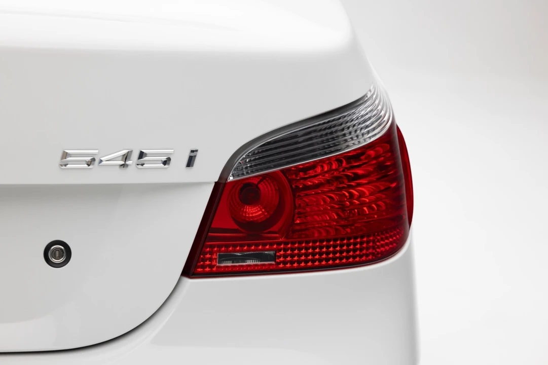 2004 BMW E60 545i & 550i Sedan - Image 20 of 21