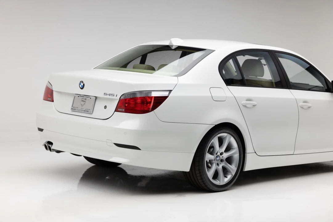2004 BMW E60 545i & 550i Sedan - Image 10 of 21