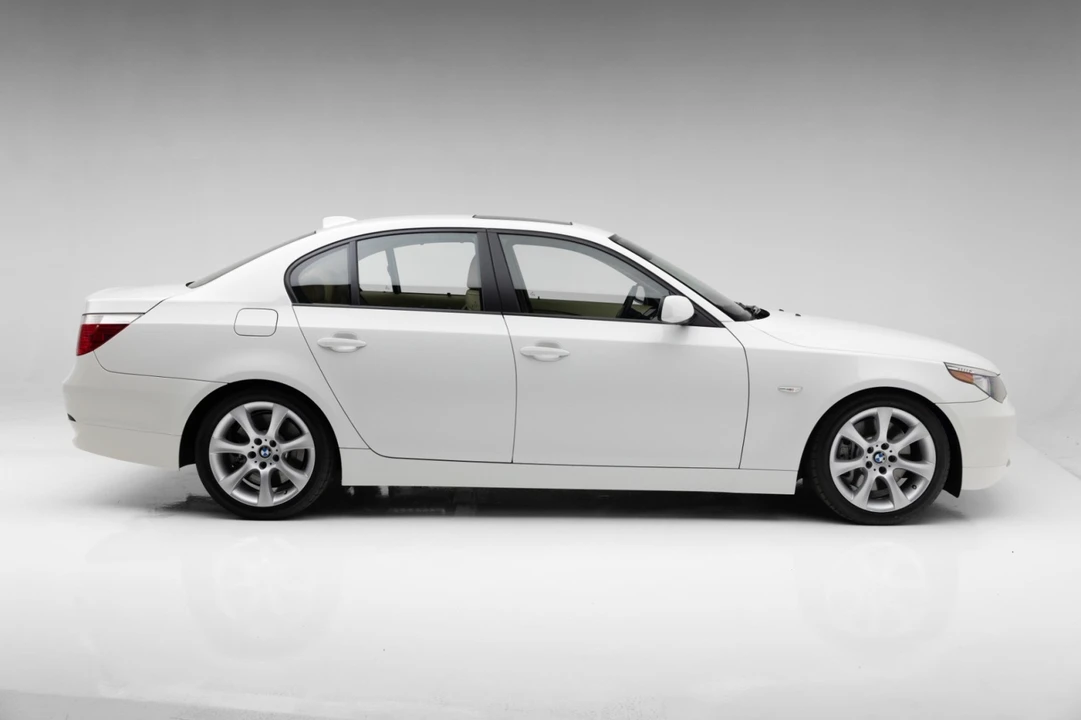2004 BMW E60 545i & 550i Sedan - Image 11 of 21