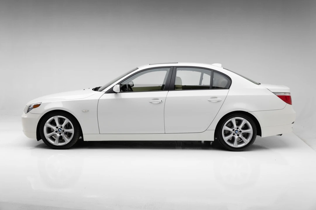 2004 BMW E60 545i & 550i Sedan - Image 9 of 21