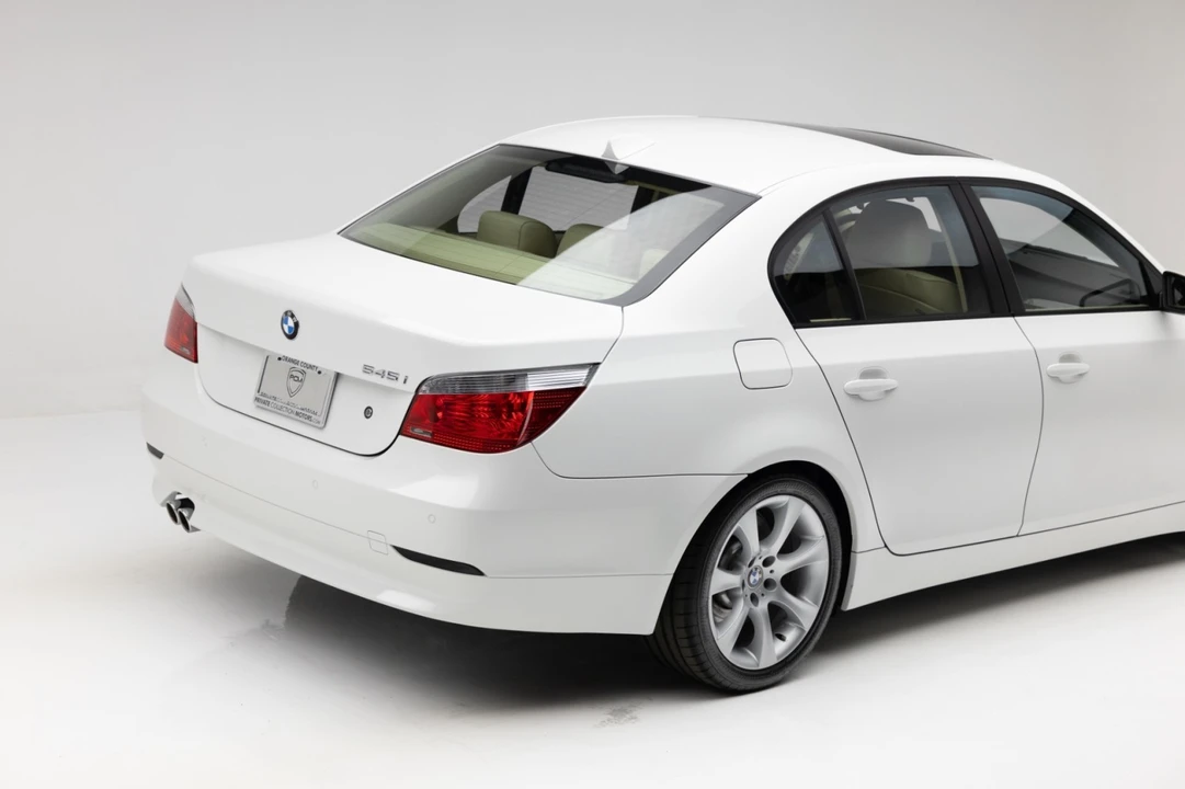 2004 BMW E60 545i & 550i Sedan - Image 11 of 21
